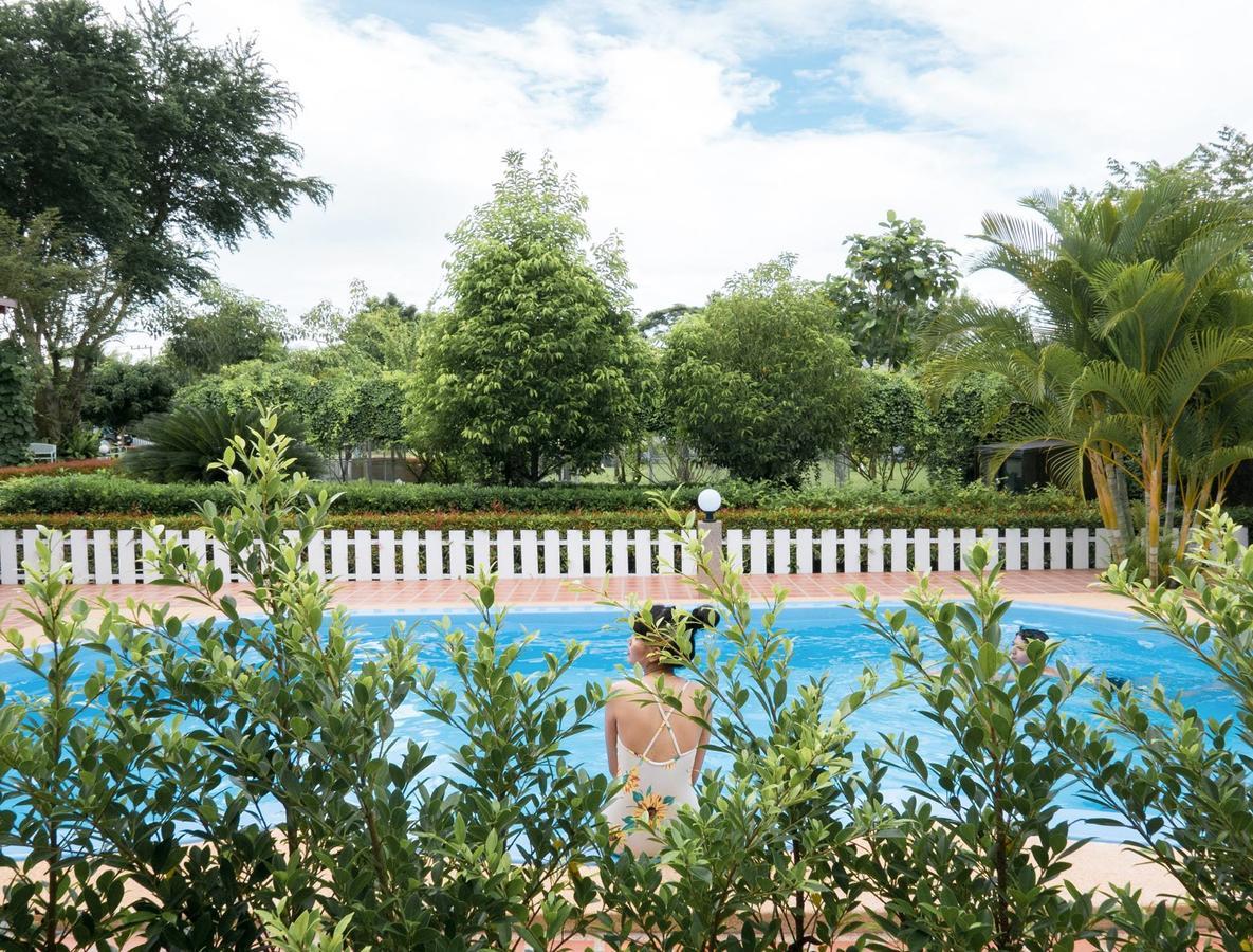 Rai Fahpratan Home And Garden Ban Pak Ngam  Esterno foto